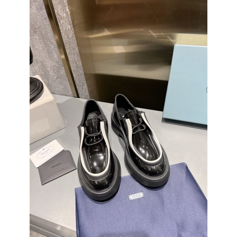 Pra*a casual shoes